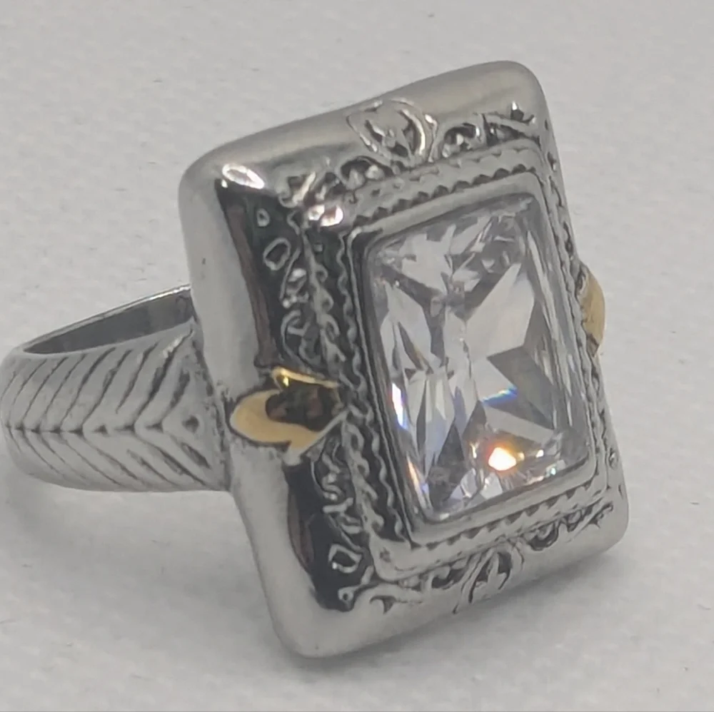 CZ DIAMOND RING - Picture 7 of 10